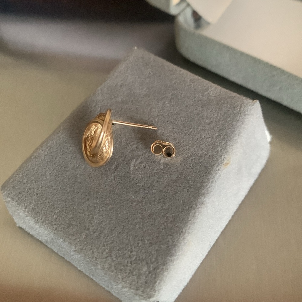 Elegant Gold vintage 14 kt singular earring 53 - Picture 2 of 10